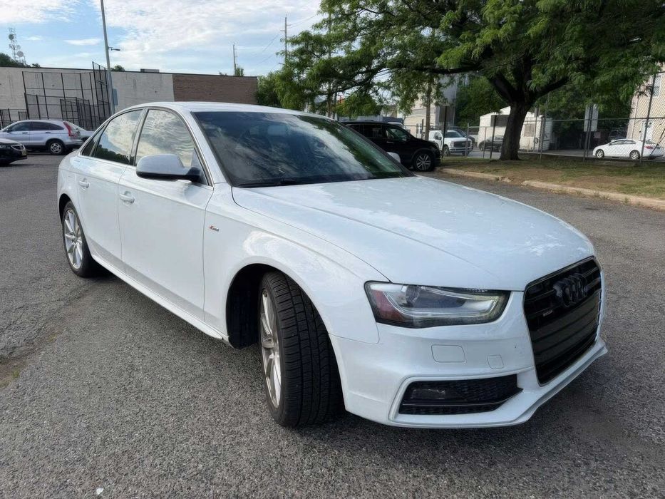 Audi A4 2.0T Quattro Premium Plus      2014