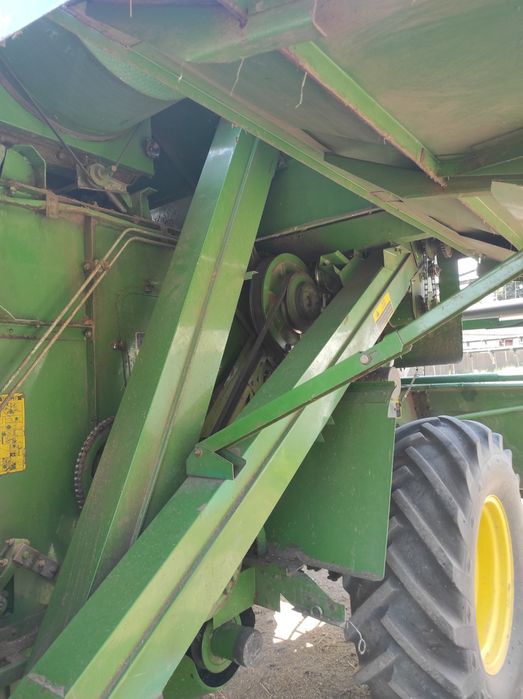Комбайн JOHN DEERE 1042