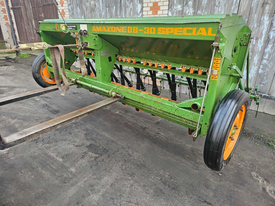 Siewnik zbożowy Amazone D8 3 m
