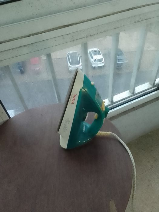 Conjunto de Ferros de engomar a funcionar