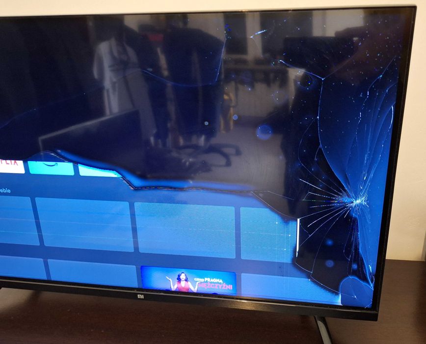 Telewizor Xiaomi LED L32M6-6AEU DAWCA- oddam na części - pisz i PYTAJ