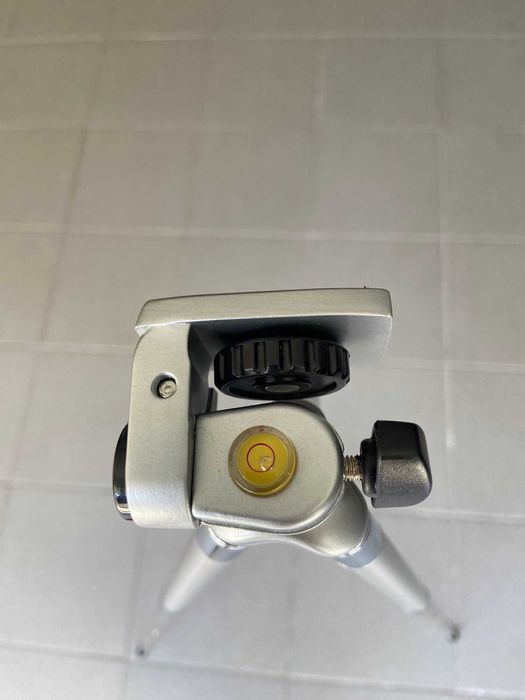 Universal Tripod with Telescopic Legs64575212894465122