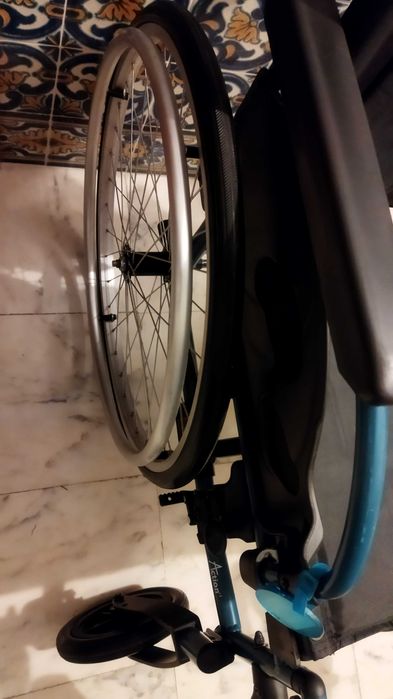 Cadeira de Rodas como NOVA
