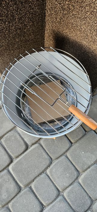 Gril węglowy turystyczny