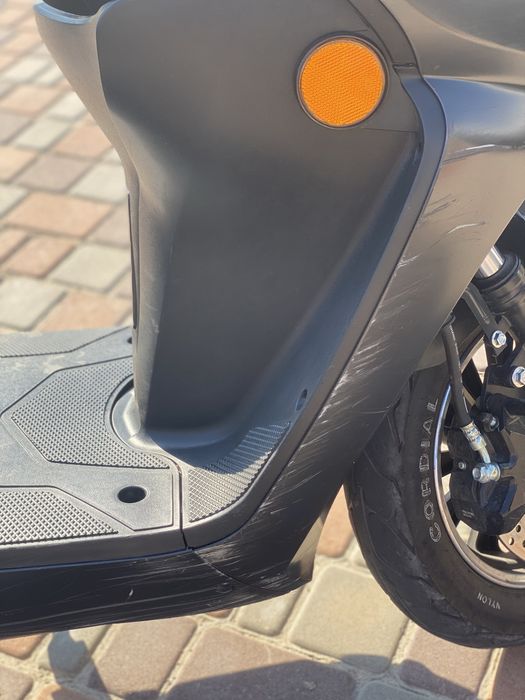 Продаю электроскутер Maxxter Falcon 3