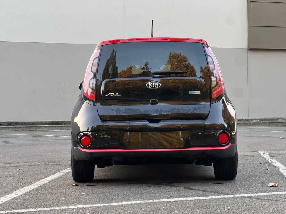 Kia Soul EV +      2015