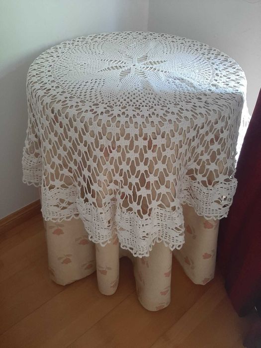 Toalha de renda branca nova