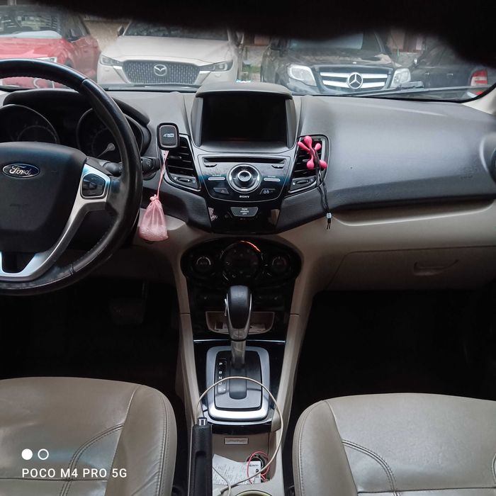 Форд фієста мк7 2017р. комплектації тітаніум.