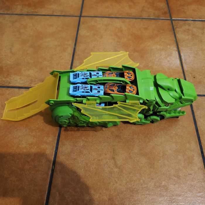 Porta carrinhos Dragão