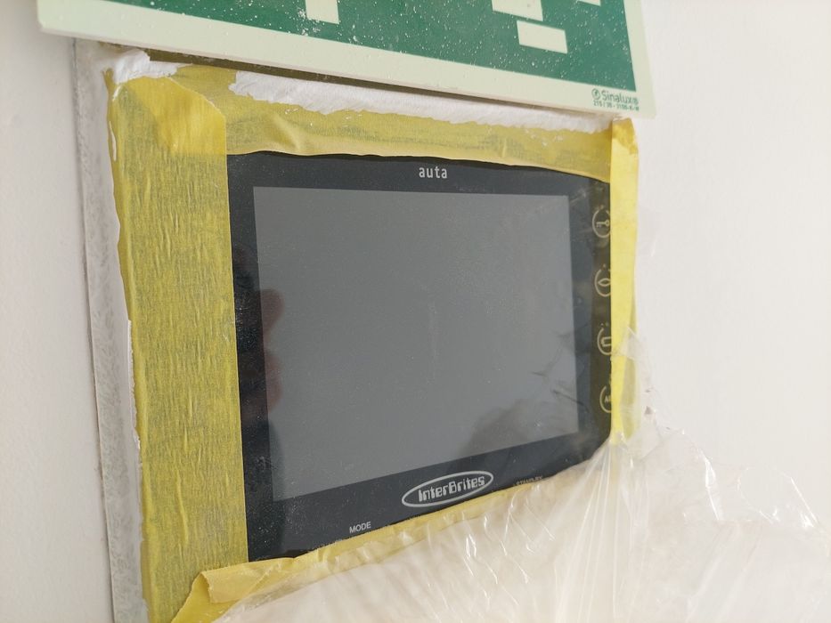 Video porteiro, caixa de correio aço e 2 ecrán