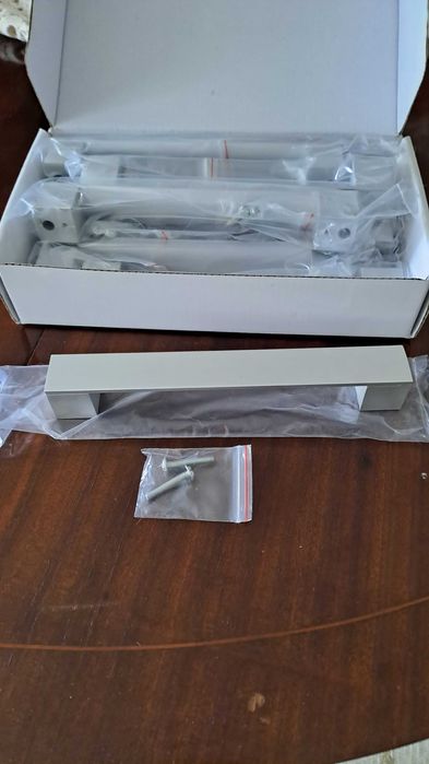 Puxadores armário cozinha (32x)