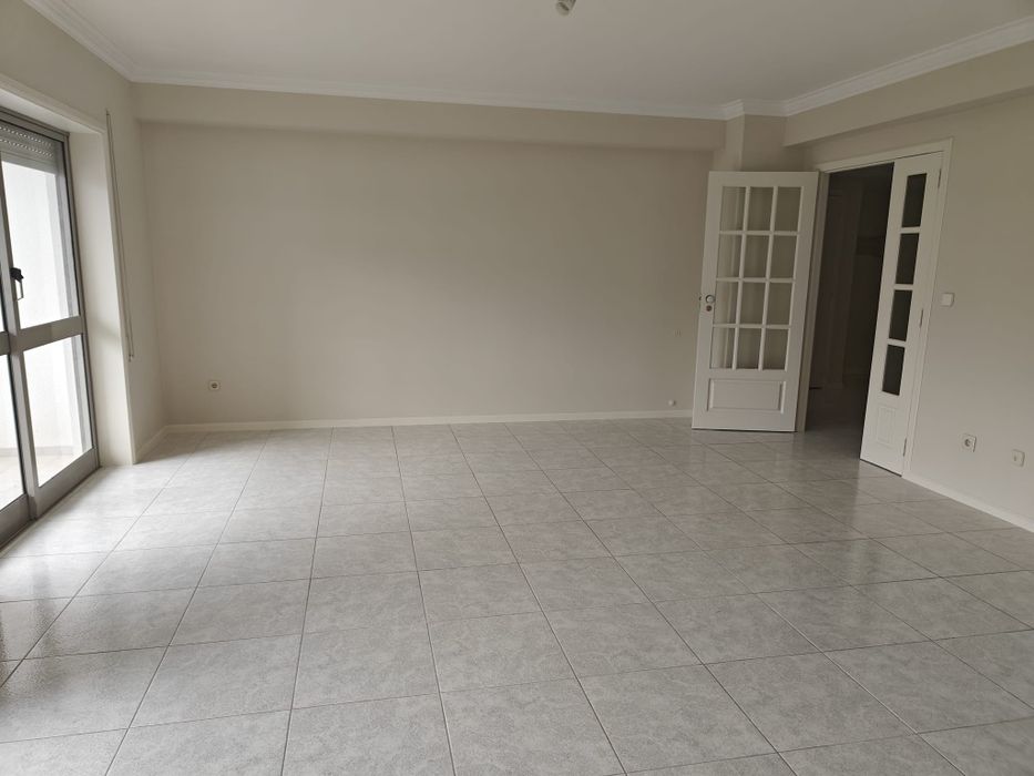 Alugo Apartamento T2