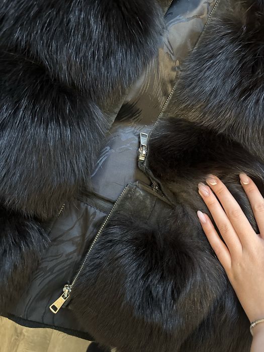 Чорна шуба з натурального хутра, відмінний стан.