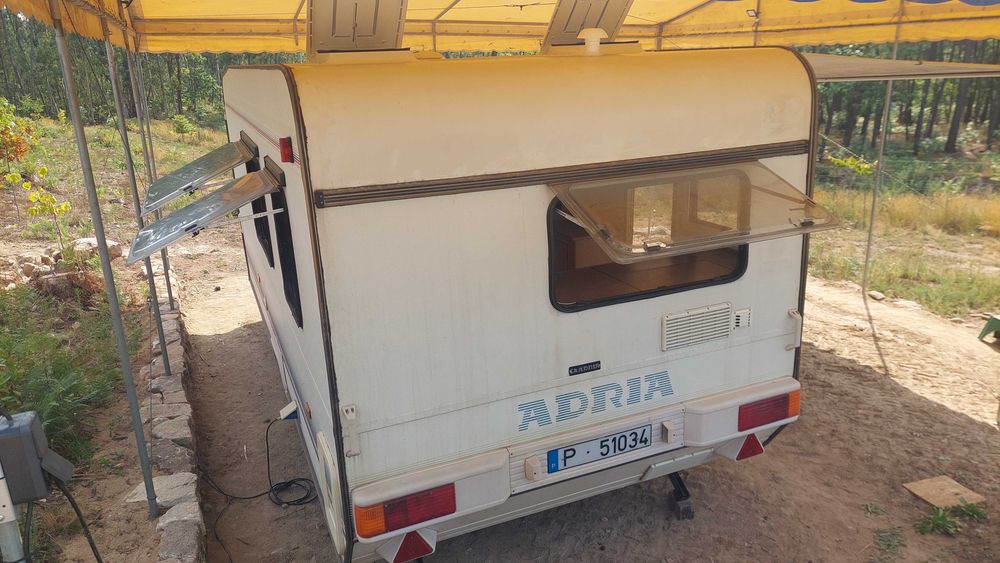 Caravana Adria com documentos