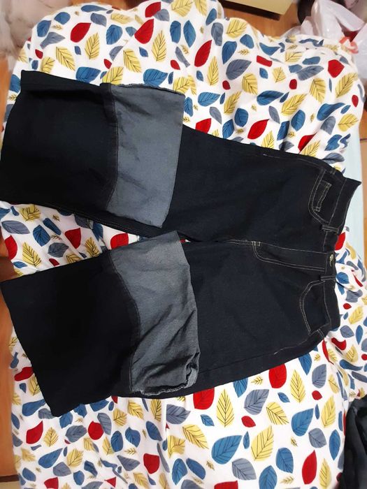 Calças de ganga azul escuro da marca "HH"