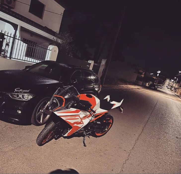 Mota KTM RC 125 como nova