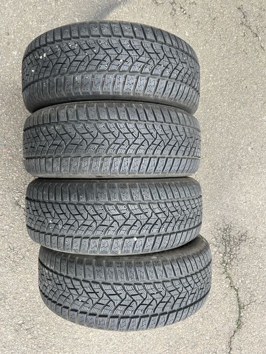 Резина зимова 215 55 r17 dunlop