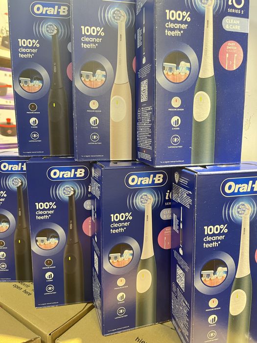 Електрична зубна щітка Oral-B iO Series 2 Clean & Care Лісово-зелена