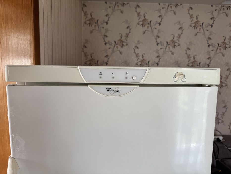 морозильник-шкаф Whirlpool AFG 387 G