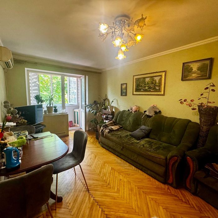 Продам отличную 3х ком квартиру метро Бот сад!