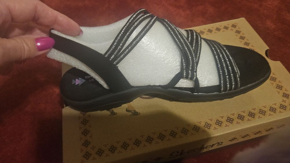 Skechers sandałki nowe r.37