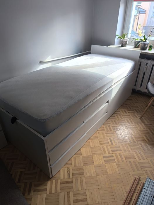 Łóżko z materacem 90x200