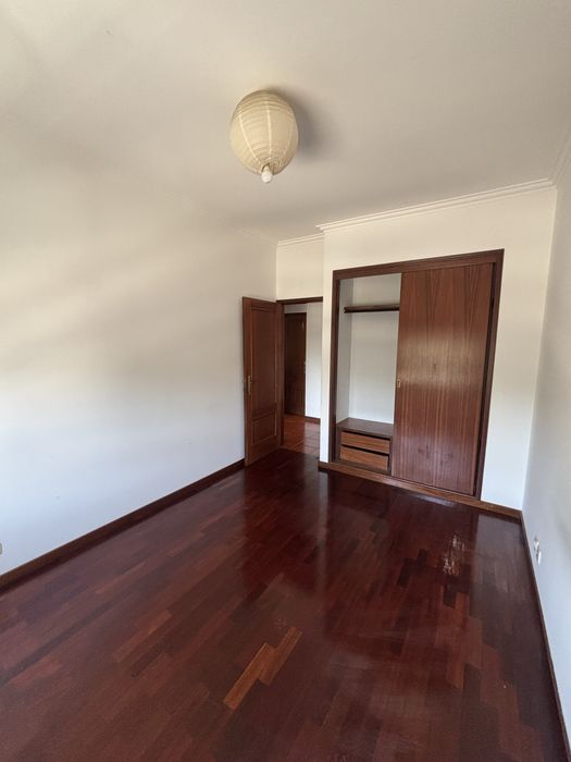 Apartamento T2 garagem terraco elevador Cotovia