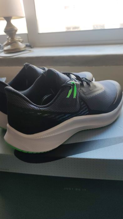 Nike Shield Quest 3