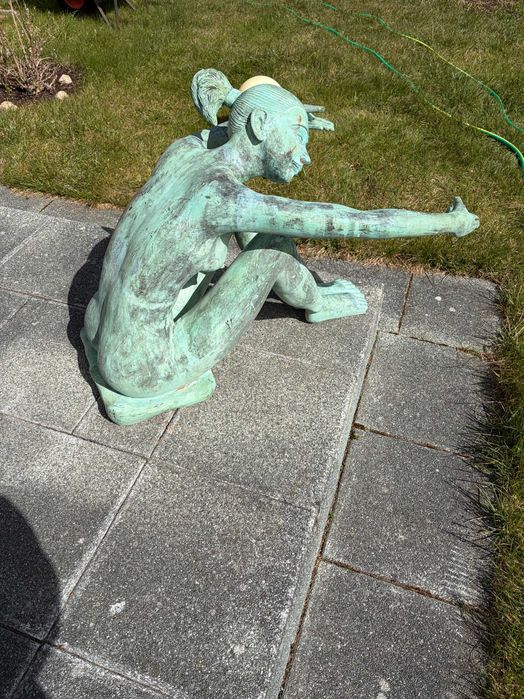 Figura  mosiądz kobieta