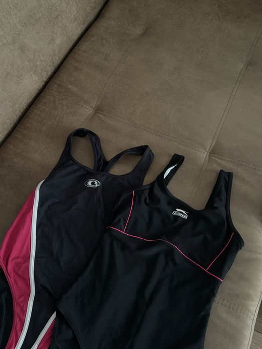 Суцільні купальники