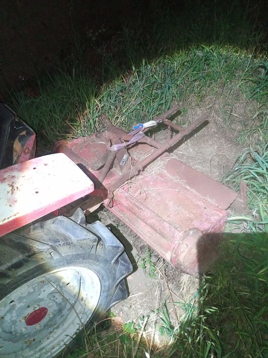 Trator de 4 rodas