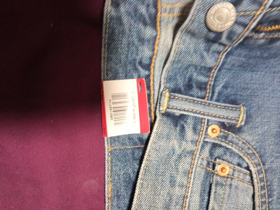 Джинсы LEVIS "32