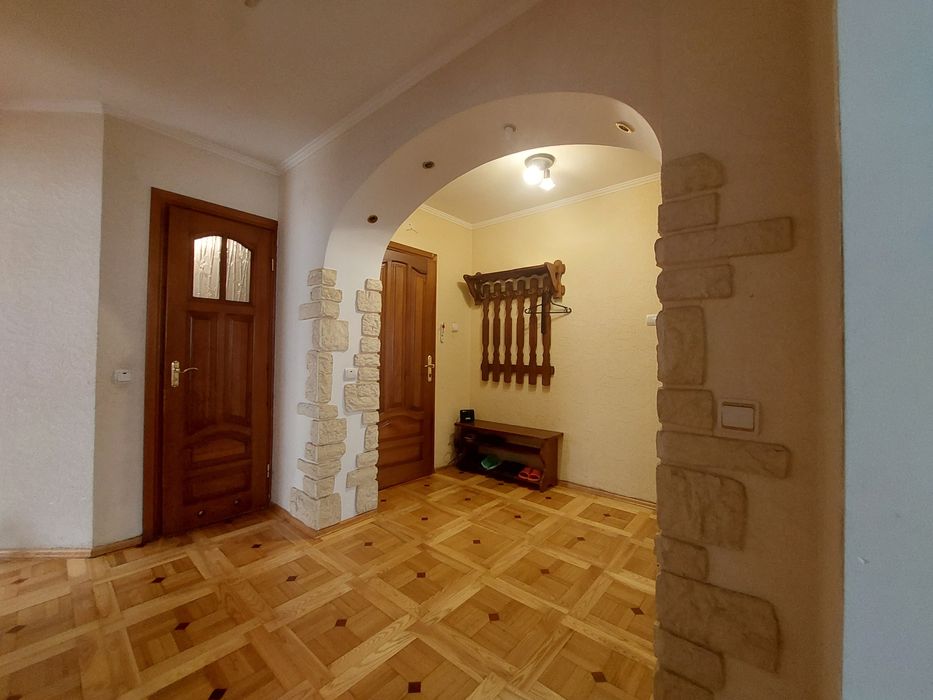 3кім Порт-Сіті для 6-8 чол