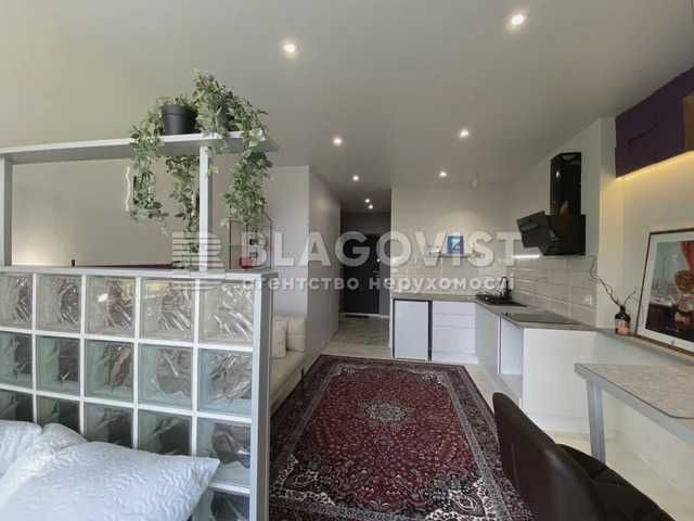 Продам ЖК Медовий 32 м с ремонтом   Кадетский Гай 10 .