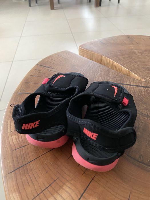 Sandałki dziecięce NIKE rozm. 27