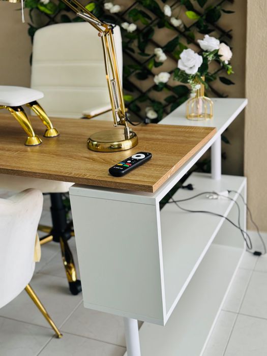 ALUGO MESA DE MANICURE JUNTO AO METRO - ENTRADA IMEDIATA