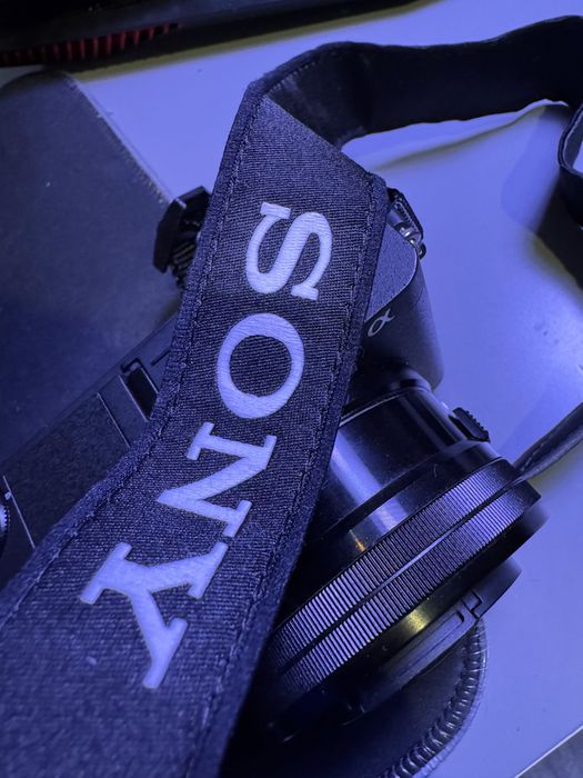 Sony Alpha A6400 + Sigma 56mm f/1.4 + Extras