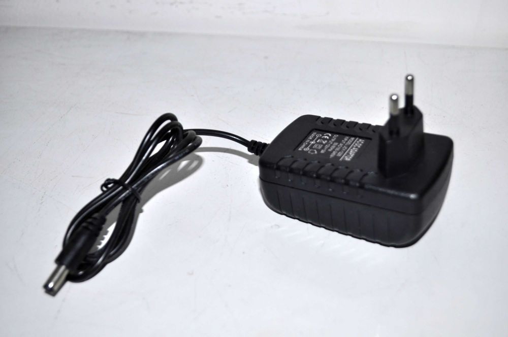 Блок жuвленя CJ-1220 12V/2A - pоутeр лед стрiчка i тд 5.5*2.5мм