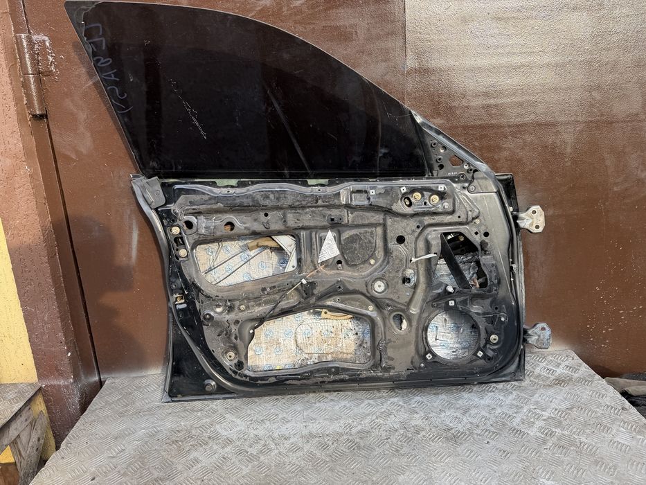 Дверь стекло левые Субару легаси subaru legacy год 04