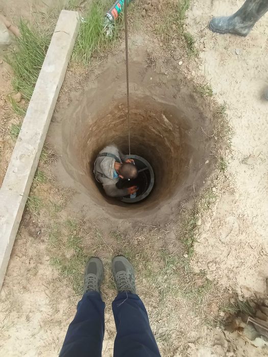 Углубление, чистка и копка колодца, монтаж канализации,подключения