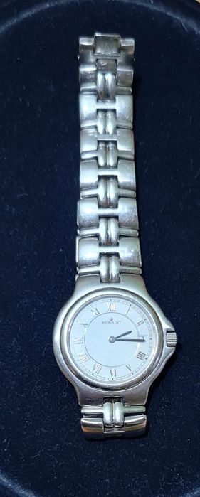 Годинник Movado Swiss