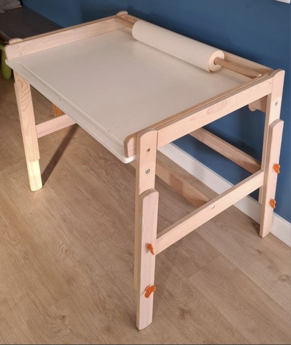 Secretaria p/ criança IKEA FLISAT, altura regulável