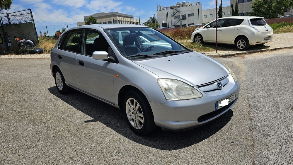 Honda Civic 1.4 poucos kms