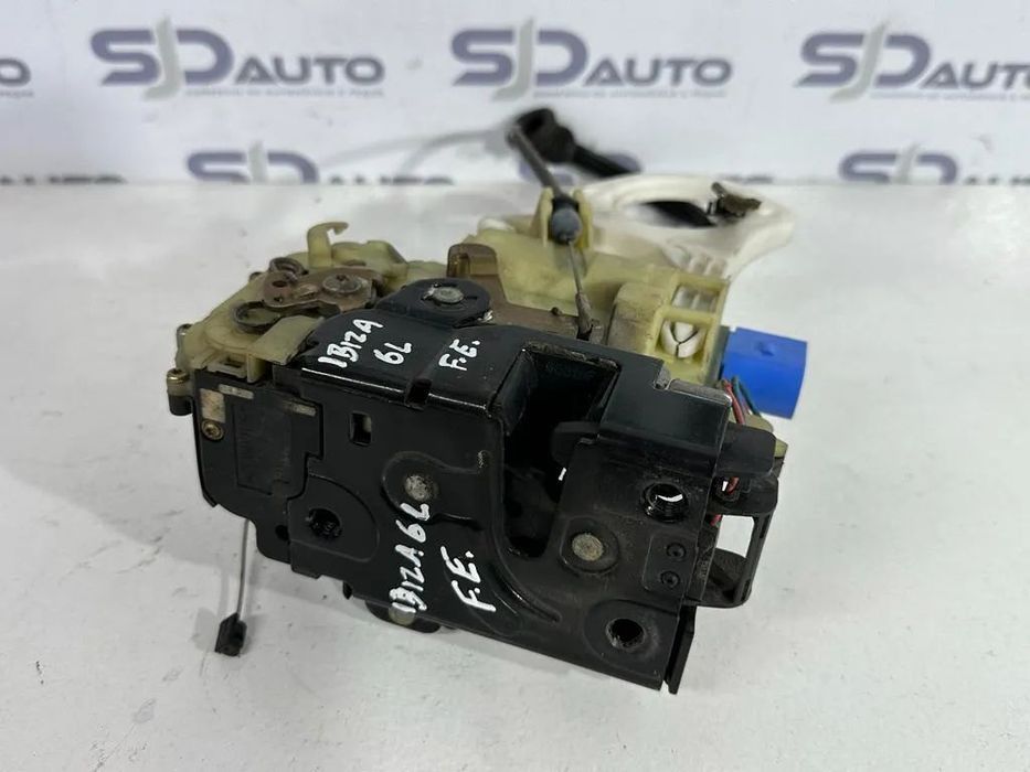 Fecho Frente Direito / Esquerdo - Seat Ibiza 6L