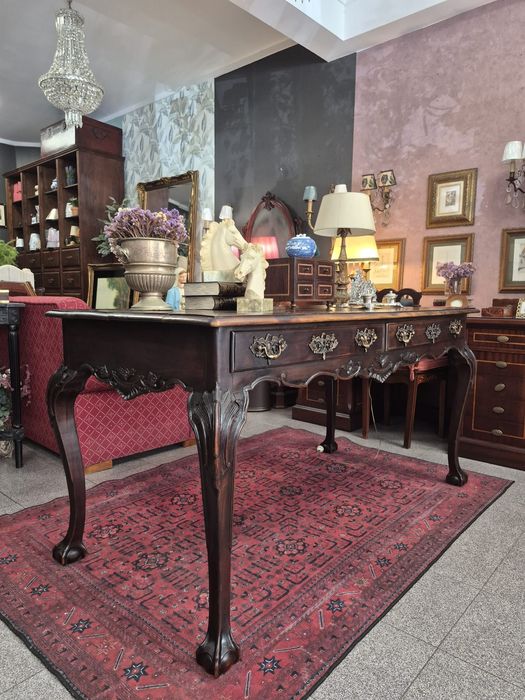 Exclusiva Mesa de Encostar/Secretária.  Estilo D.João V.