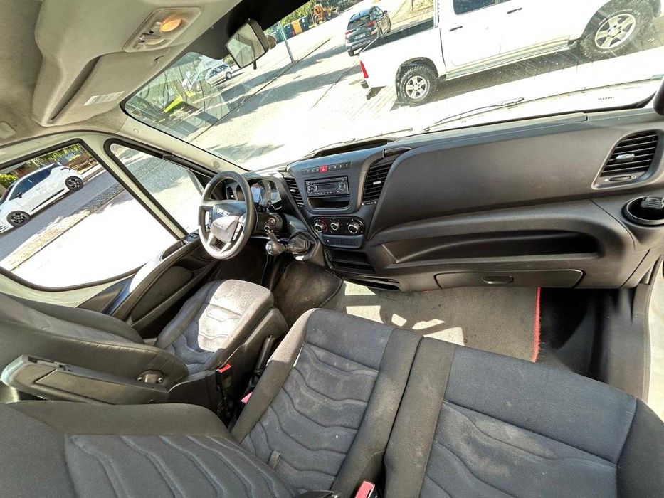 Iveco 3.0 – 3 Lugares | Muito Bem Estimada | Ar Condicionado
