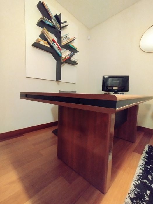 Secretária Grande de Madeira Castanho