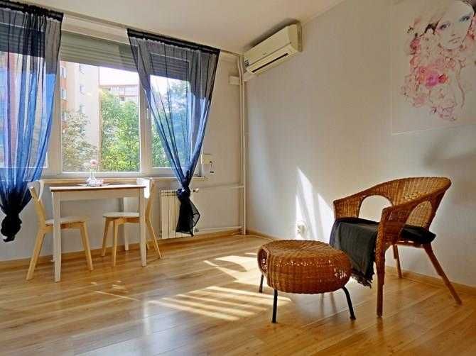 Kawalerka z klimatyzacją + WIFI- Solec 28, BRAK PROWIZJI