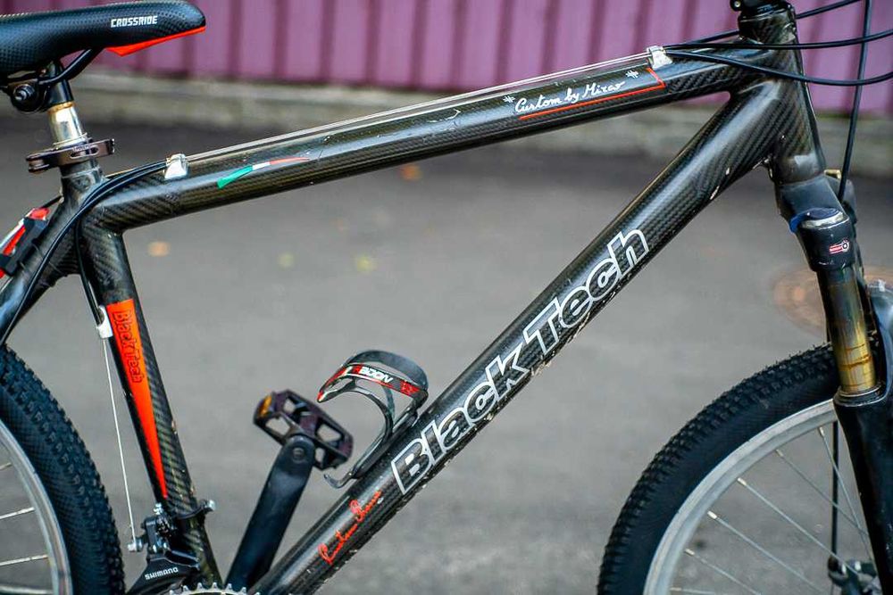 Карбонова рама BlackTech Carbon, Італія