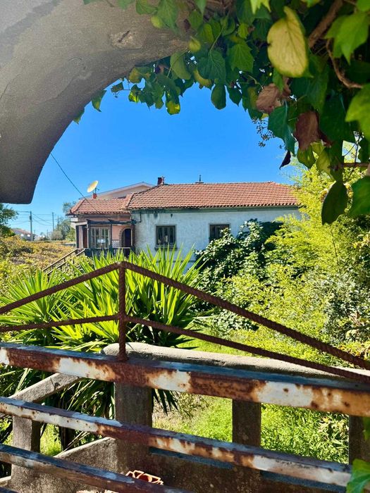 Moradia isolada com terreno de 1400m2